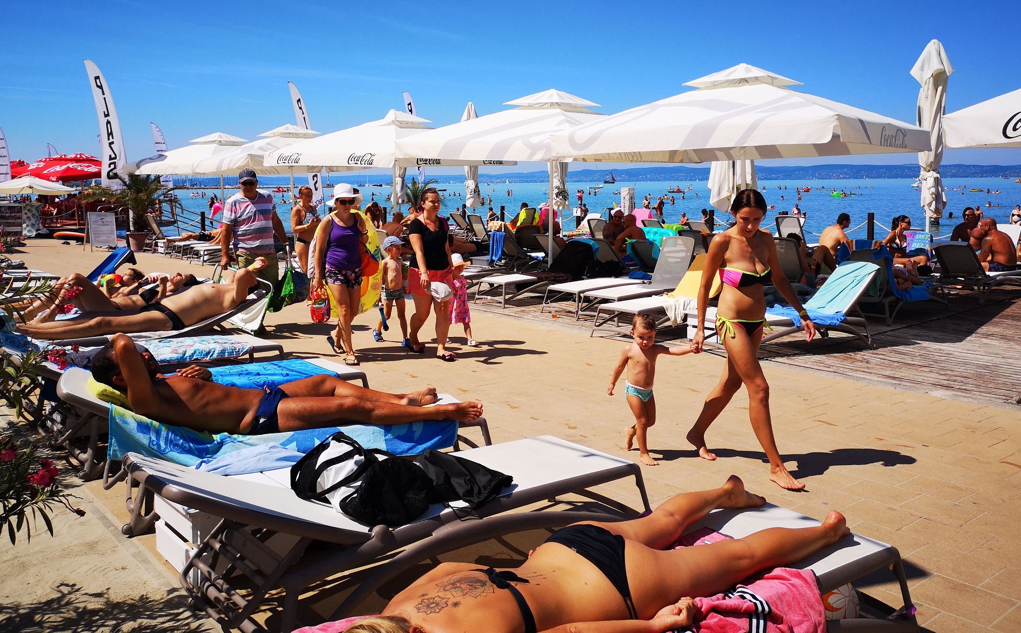 Fizetős strandot vagy inkább szabadstrandot választasz a Balatonnál?