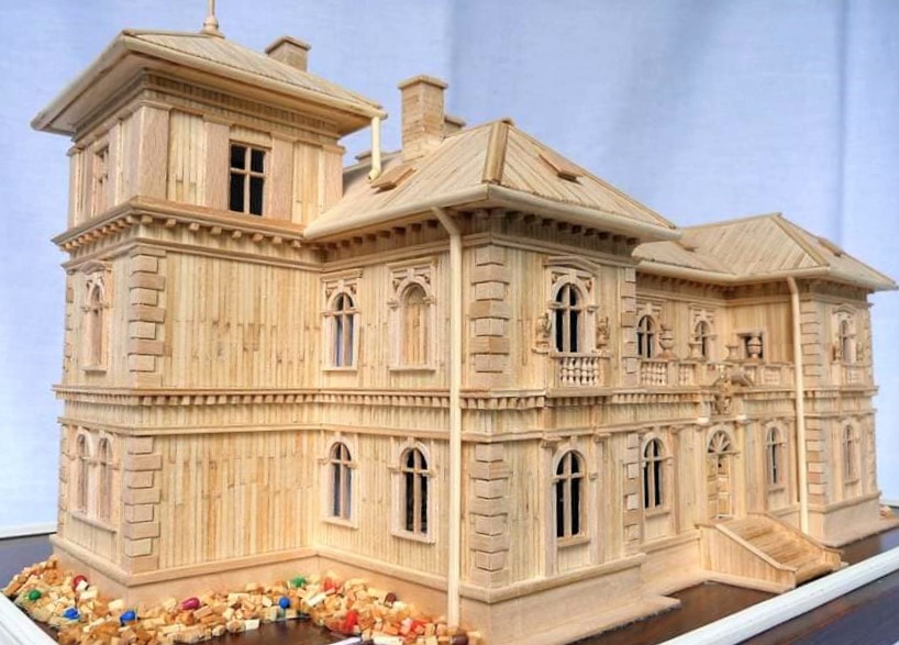 Több mint 14 ezer gyufából épült újjá a balatonedericsi kastély!