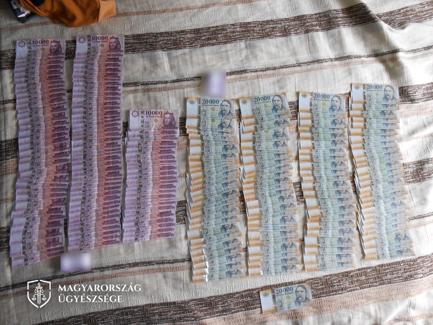 Siófoki bankfiók is adott hitelt hamis papírokra a csalóknak