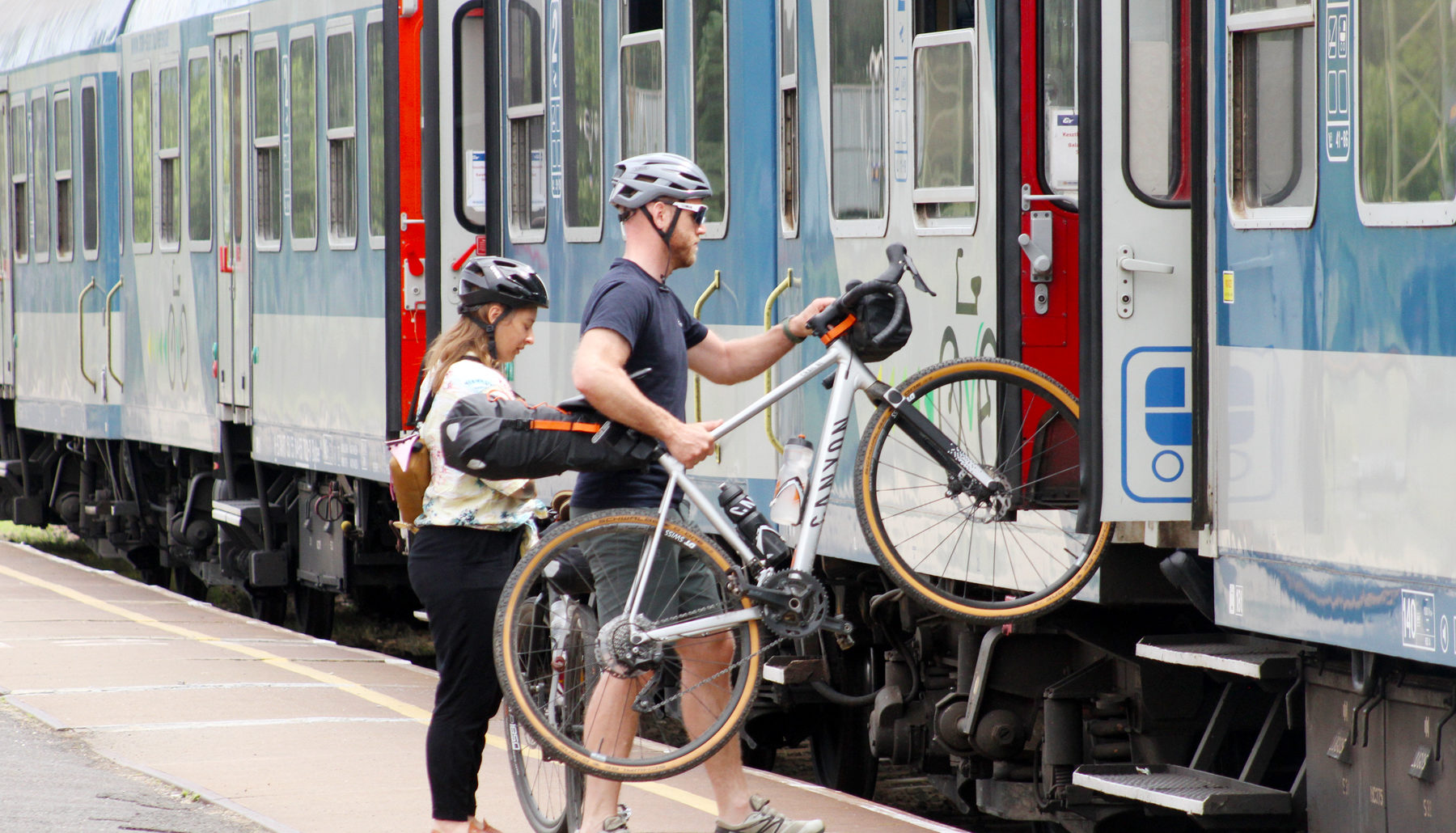 Így vonatozhatsz bicajjal a nyáron