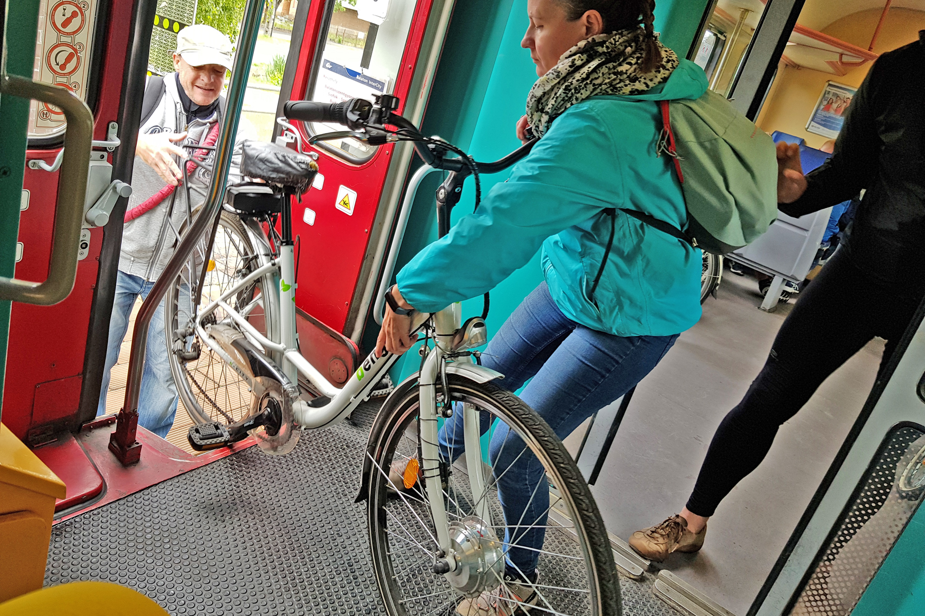 Kerékpárszállítás vonaton a Balatonhoz – minden infó itt