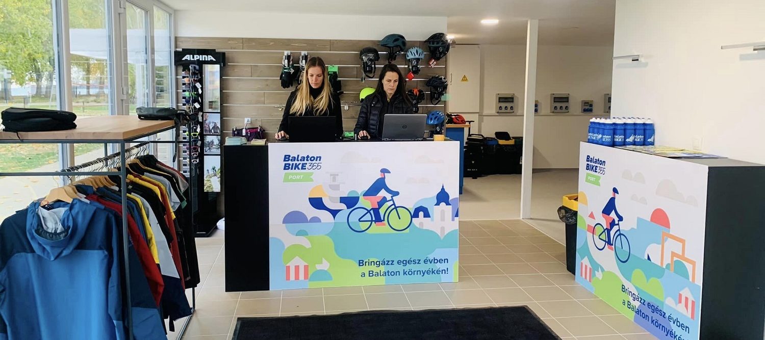 Európai színvonalú kerékpáros központot adtak át a Balatonföldváron