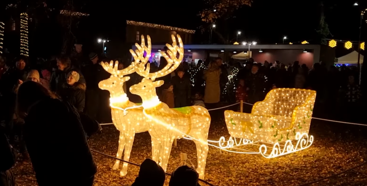 Hatalmas fényszánnal bővült a Balaton legnagyobb karácsonyi parkja