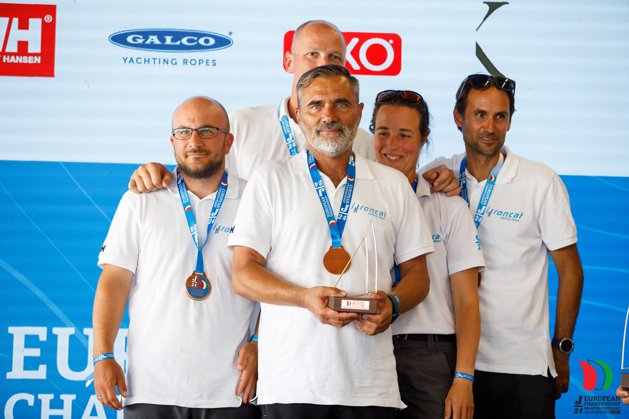 8 nemzet, 42 hajó, 210 versenyző és magyar bronzérem a vitorlásversenyen
