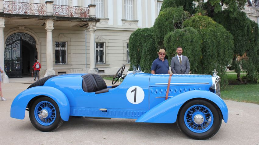 90 éves autócsoda a kastélymúzeum új különlegessége