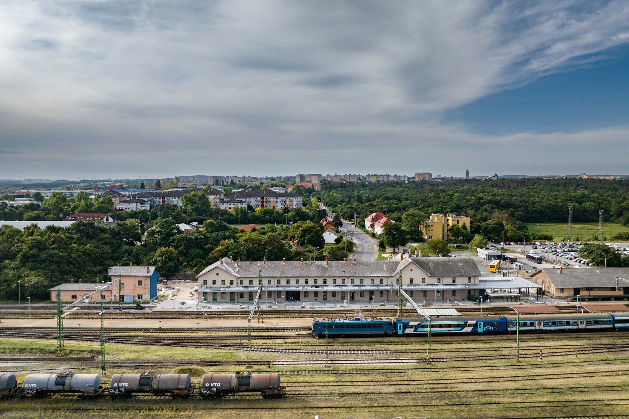 Befejeződik a veszprémi vasútállomás épületének felújítása