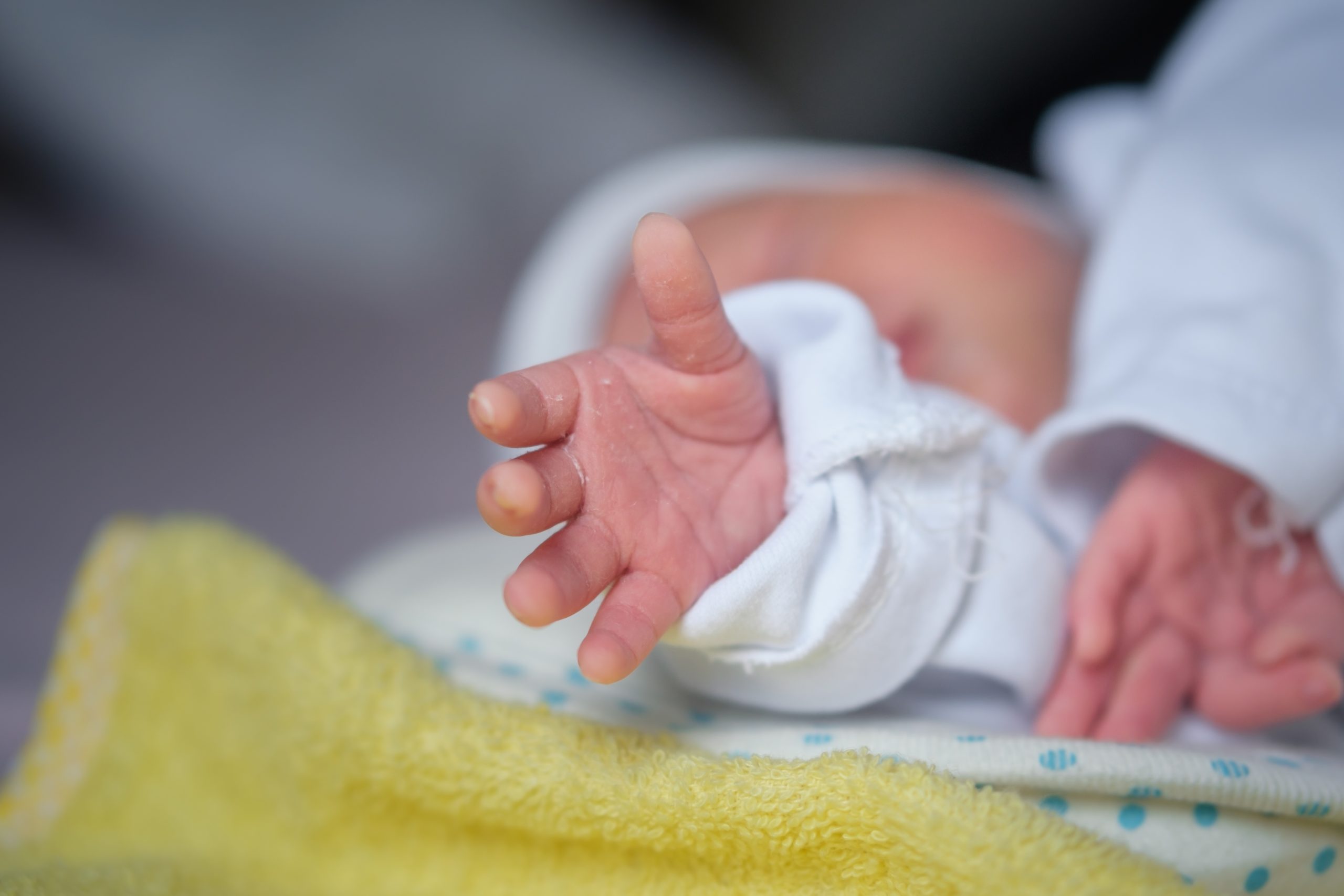 Újszülöttet találtak a kórház babamentő inkubátorában